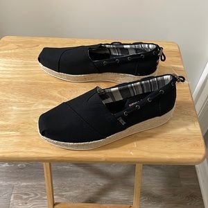 Bobs from Sketchers new with out box, never been worn.